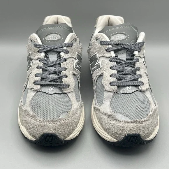 New Balance 2002R Gray Suede Y2K Runners - Men's Size 7 Women's Size 8.5 USED - Picture 3 of 8